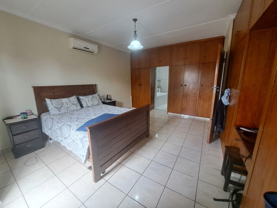 3 Bedroom Property for Sale in Vredenburg Western Cape